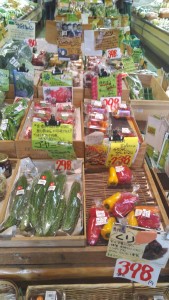全国の新鮮な野菜や果物、珍しい青果物まで多数取り揃えております。