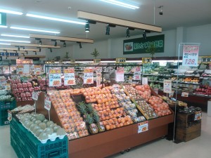 充実した果物売場です