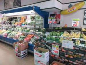 自慢の青果売場です。
