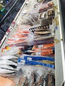 冷凍の魚等も沢山あります、