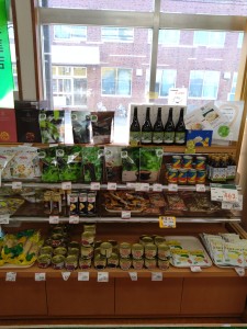 由仁町で製造されている商品を中心に特設コーナーを設置しております