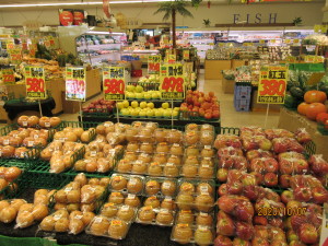 いつも新鮮な旬の果物・野菜を取り揃えています。