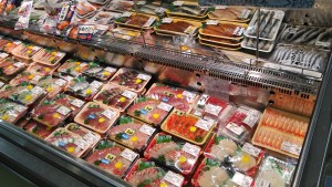 当店自慢のお刺身コーナー！できることなら、毎日でも食べたい！食べていただきたい！