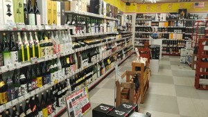 地域ナンバーワンの品揃えです。お酒の事ならお任せください。