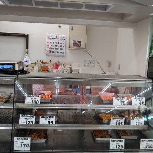 量り売りしているメンチ・コロッケは絶品です！今晩のおかずにいかがでしょうか。