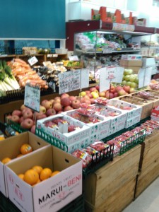 産地から直接買い付けた、新鮮な🍅🍆野菜、🍌🍎果物を毎日ご奉仕‼