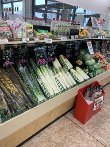 地元の野菜並んでます！