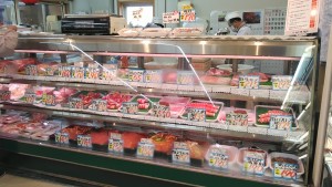 新鮮なお肉を出来るだけお安く、お客様の必要な分を量り売りしています。