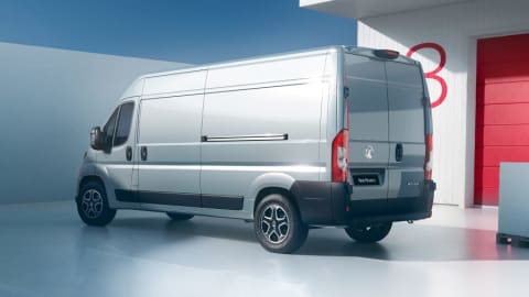 4000 HEAVY L4 FWD 2.2 Turbo D 140 H2 Glazed Van Prime [2024]