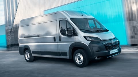 e- 4000 L4 200kW 110kWh H3 Van Professional Auto [2024]