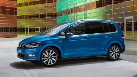 Volkswagen Touran Review & Prices 2024