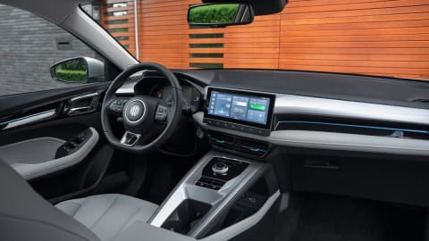 115kW Trophy EV Long Range 61kWh 5dr Auto [2022]