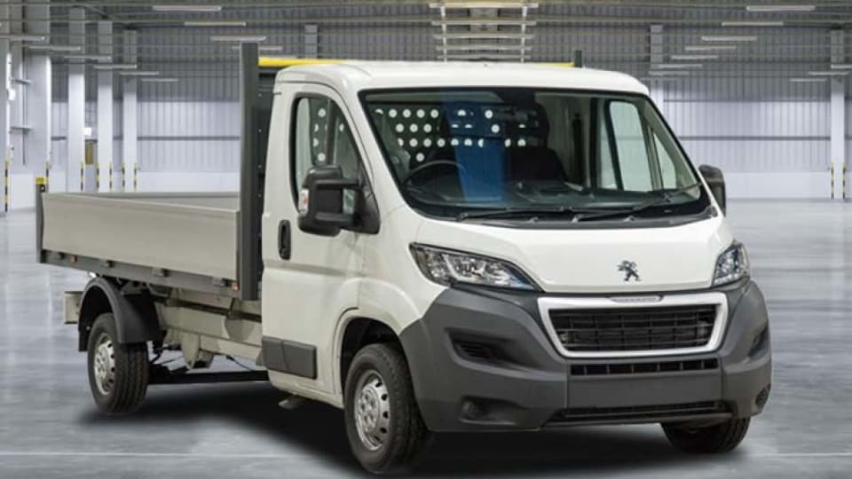 Peugeot Boxer Dropside 335 L2 2.2 BlueHDi Dropside 140ps Lease Select