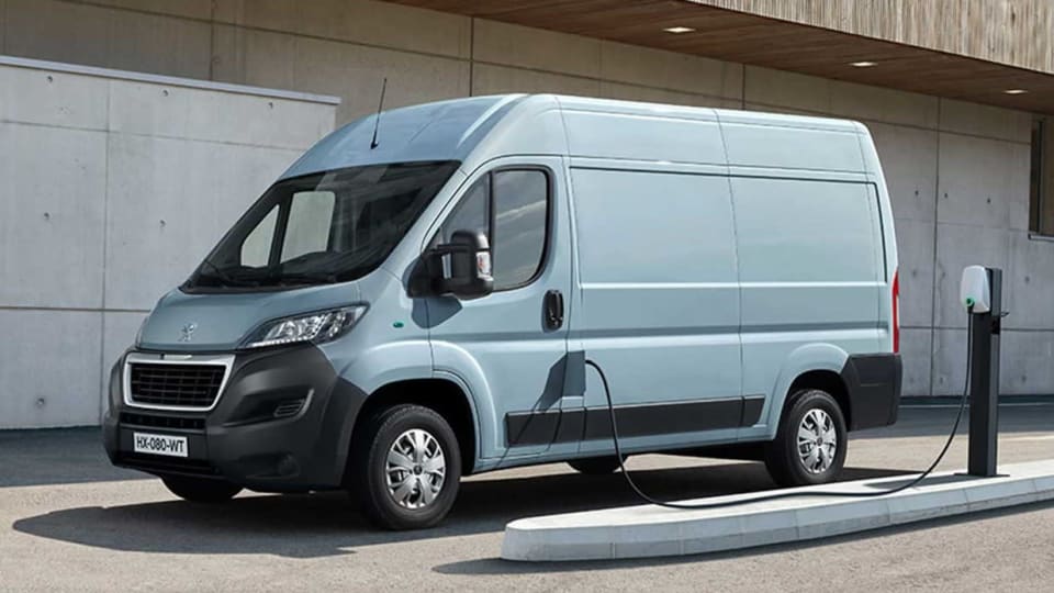 e- 435 L3 90kW 75kWh H2 Professional Premium+ Van Auto [2023]