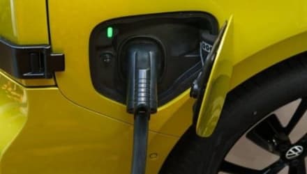 Home vs. Public EV Chargers: What’s Best for You?