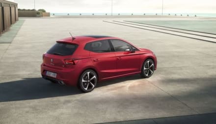 新座位伊维萨岛微妙的新造型和完全连接技术 万博官方下载3 0app