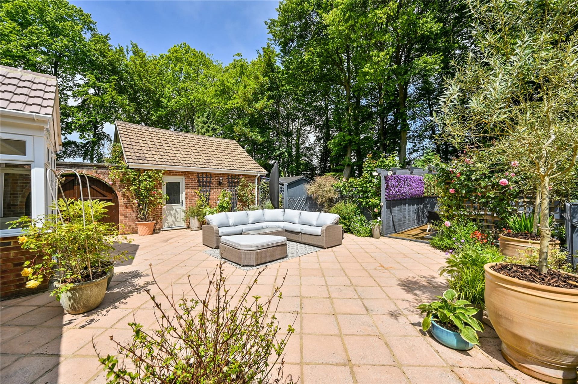 8 Bedroom Bungalow Sold in Charing TN27 Hobbs Parker Estate Agents