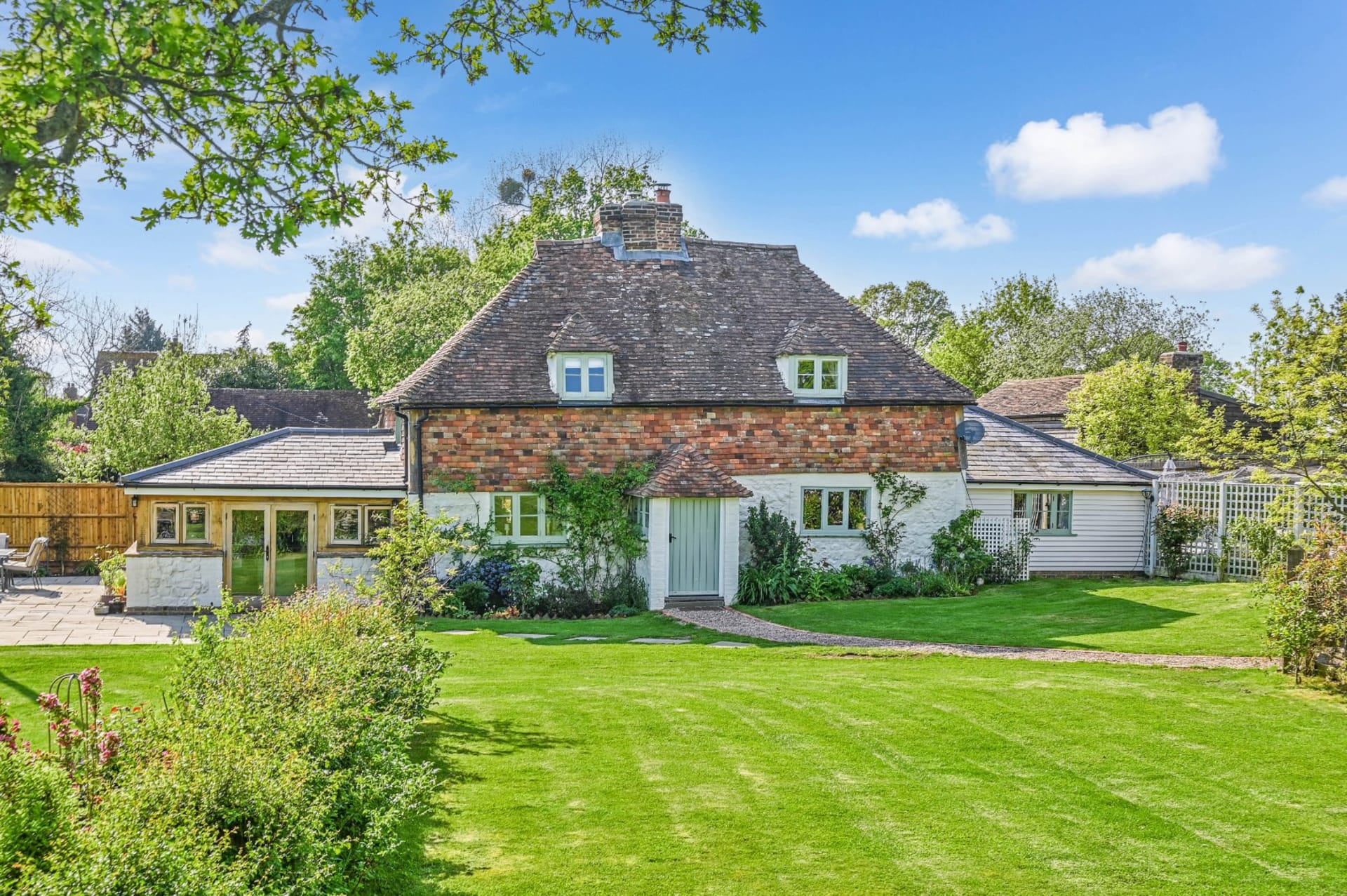 4 Bedroom House For Sale in Aldington TN25 Hobbs Parker Estate Agents