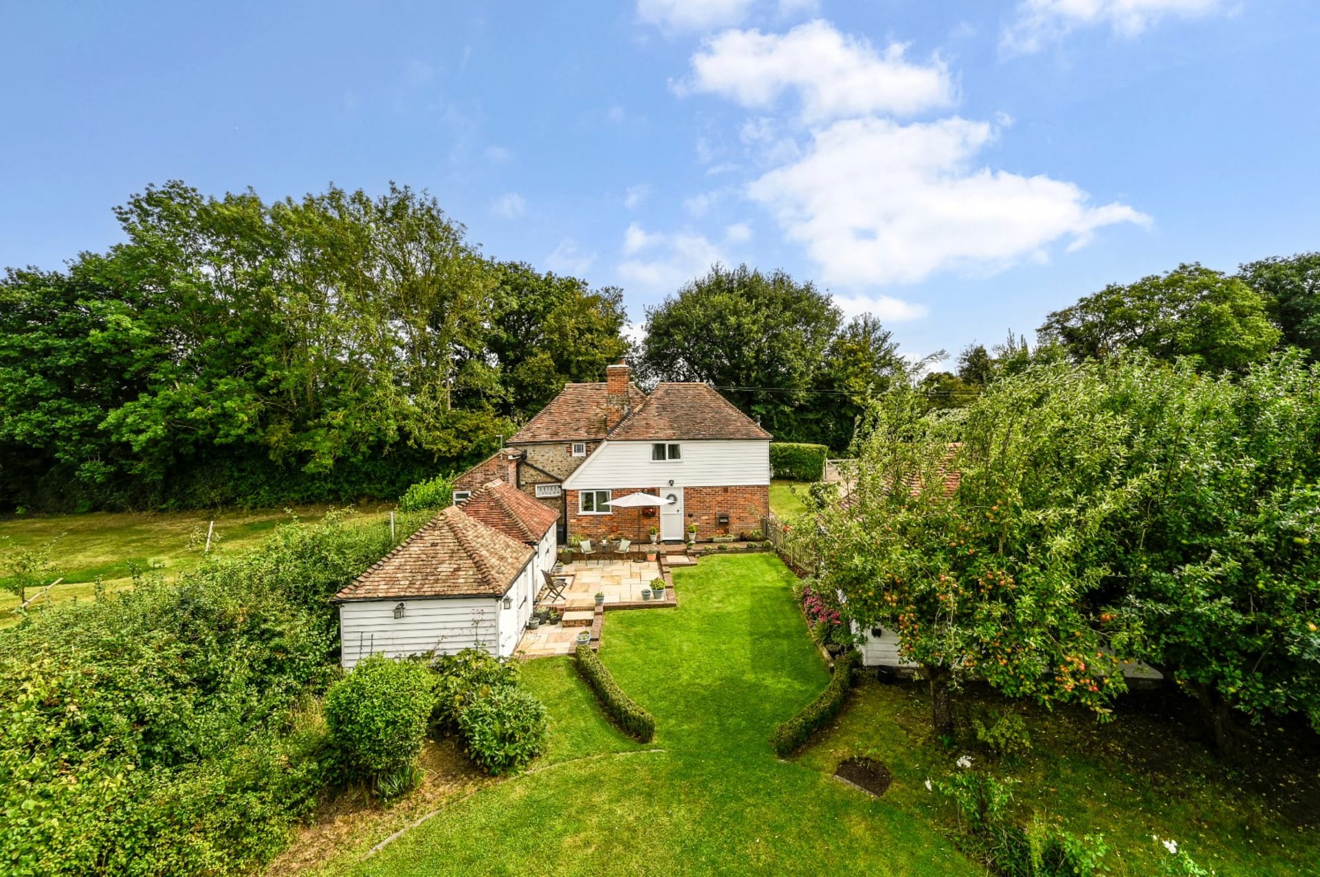 Mersham — £600,000
