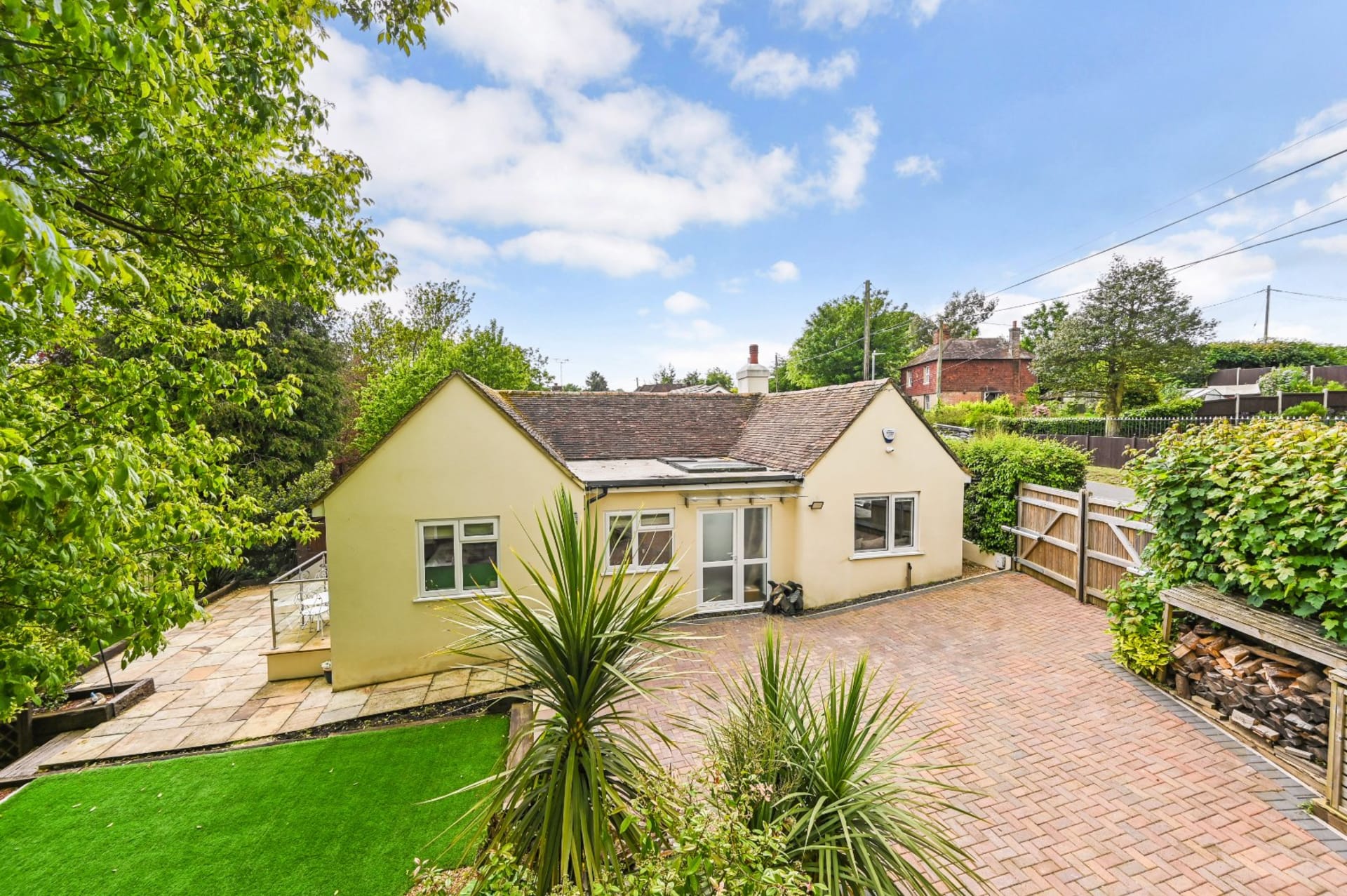 3 Bedroom House Bungalow For Sale in Brabourne Lees TN25 Hobbs Parker