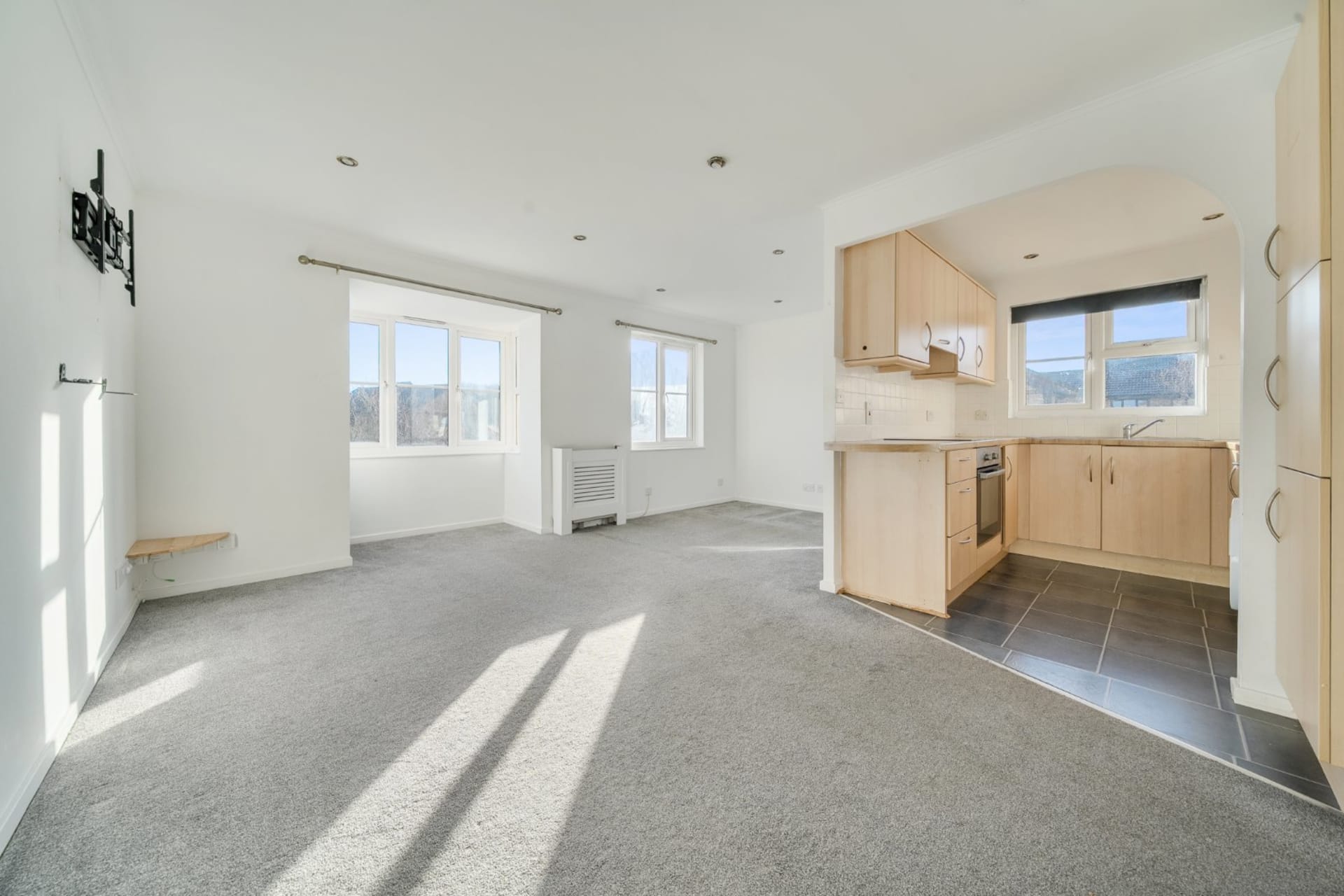 Singleton — £189,995