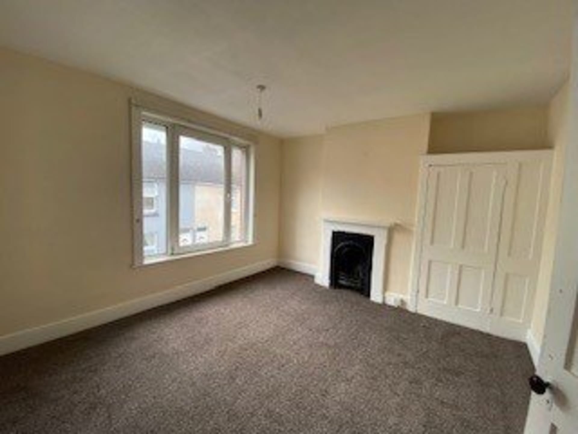 Ashford — £1,100pcm