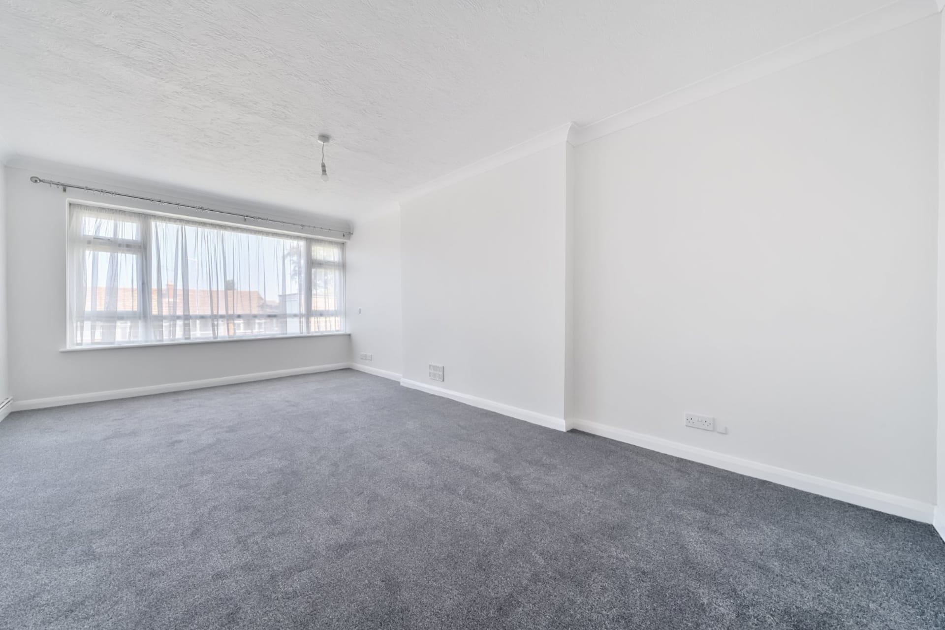Willesborough — £1,250pcm