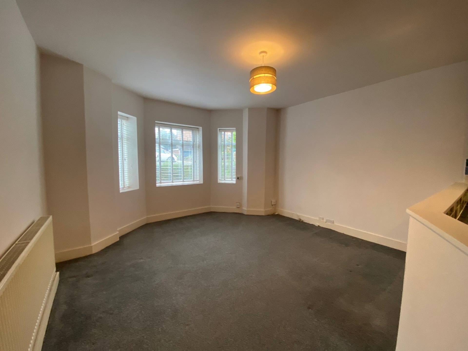 Folkestone — £800pcm