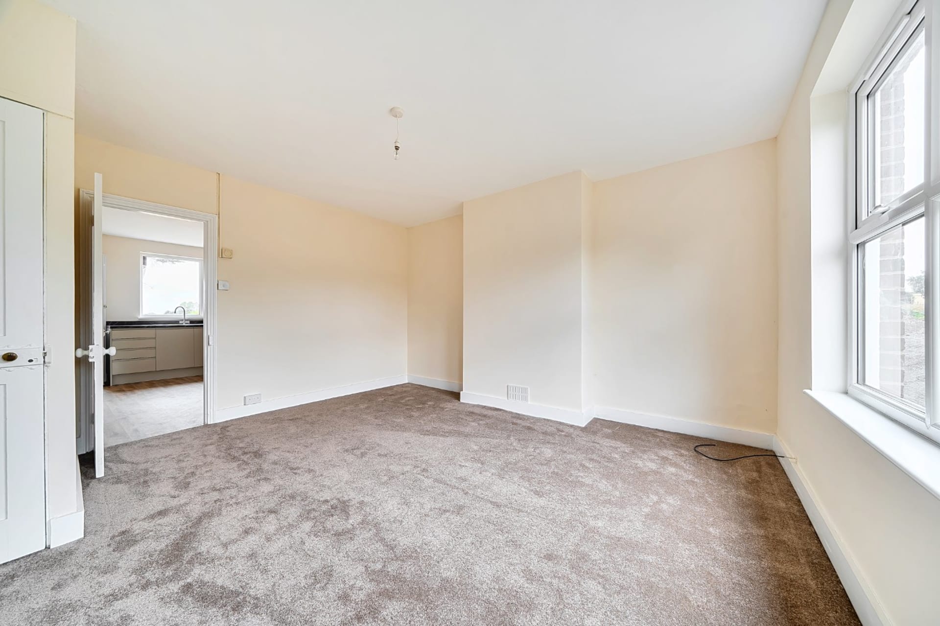 Charing — £1,375pcm