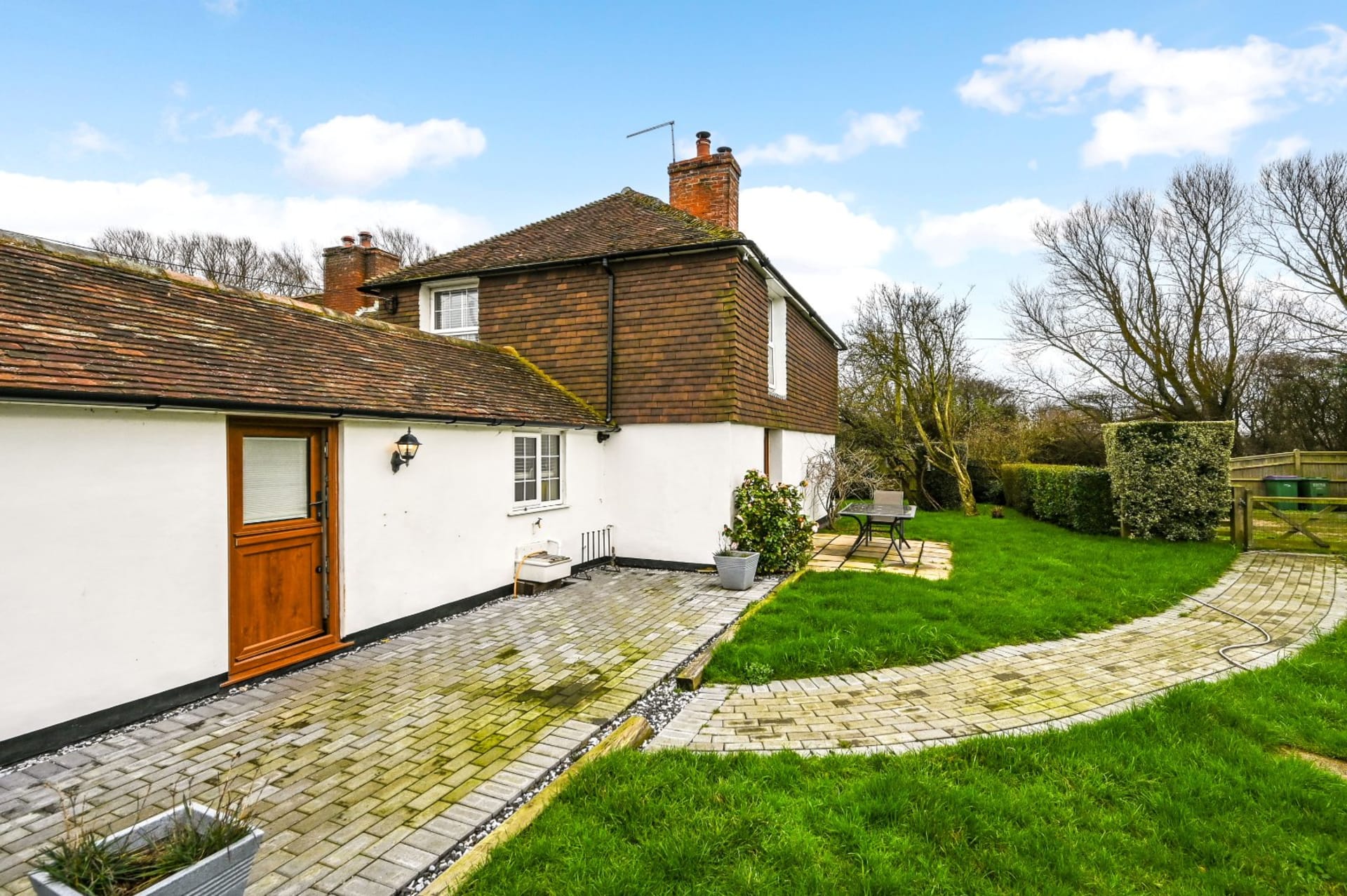 2 Bedroom House Sold in Lydd TN29 Hobbs Parker Estate Agents