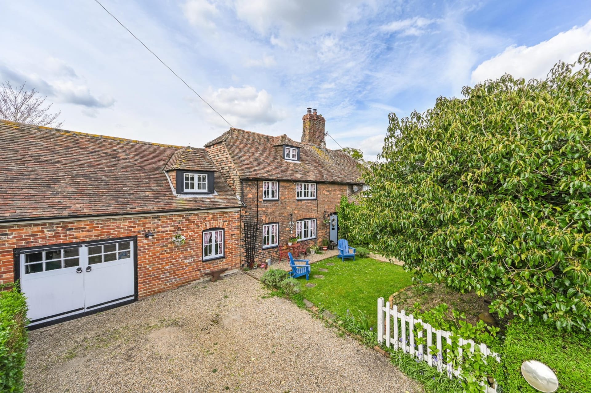 4 Bedroom House For Sale in Bilsington TN25 Hobbs Parker Estate Agents