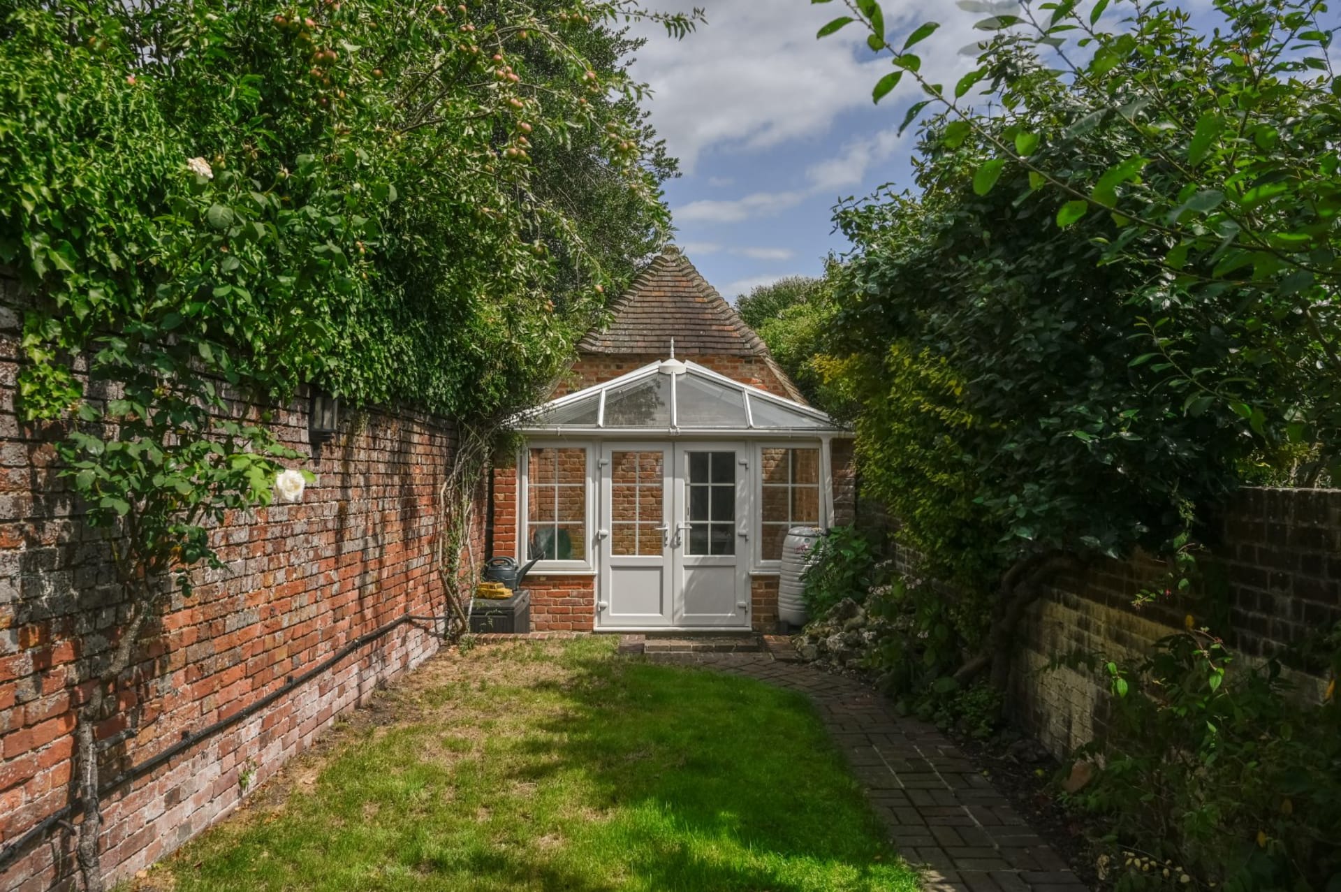 Charing — Offers Over £550,000