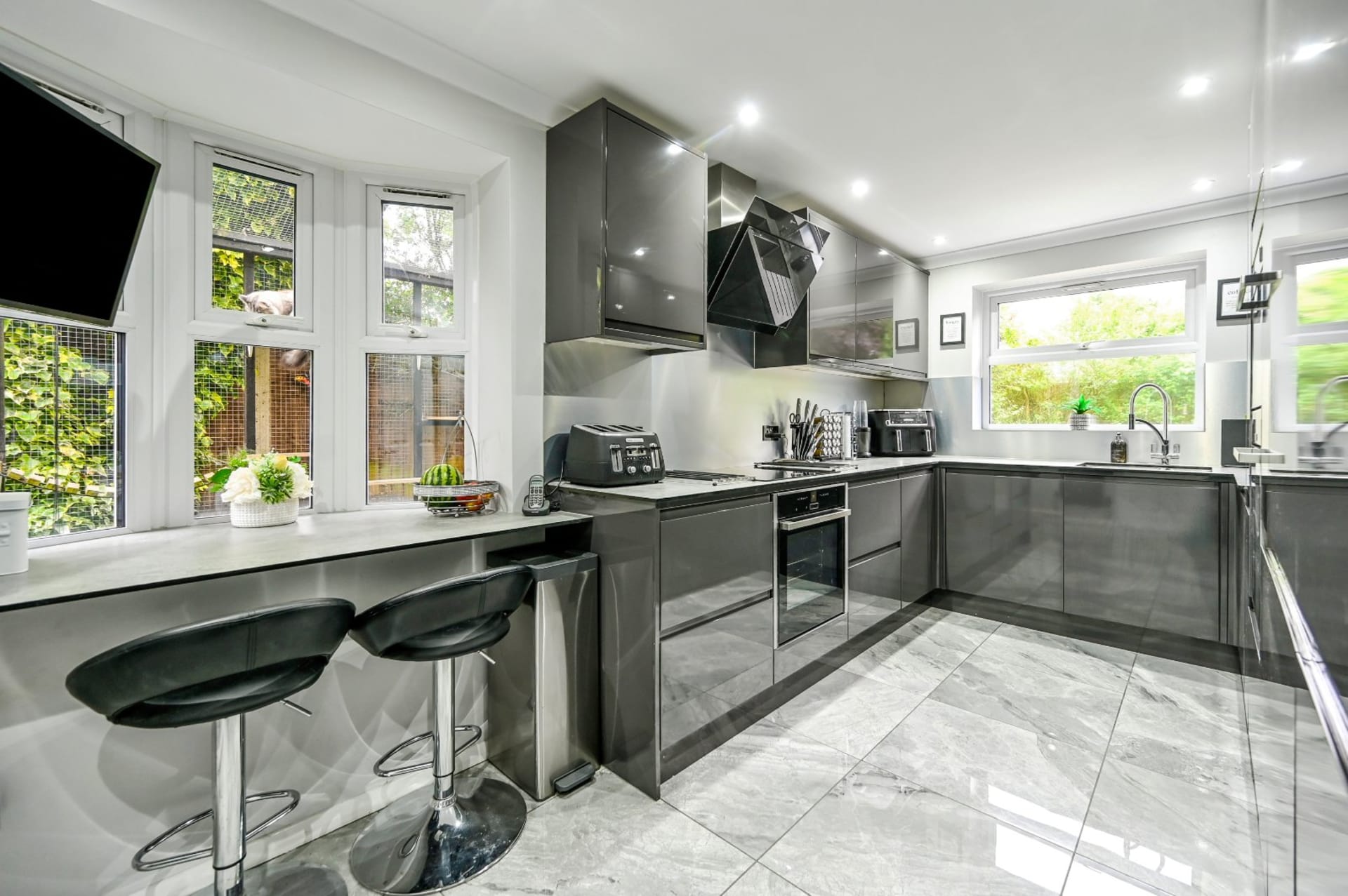 Kingsnorth — £575,000