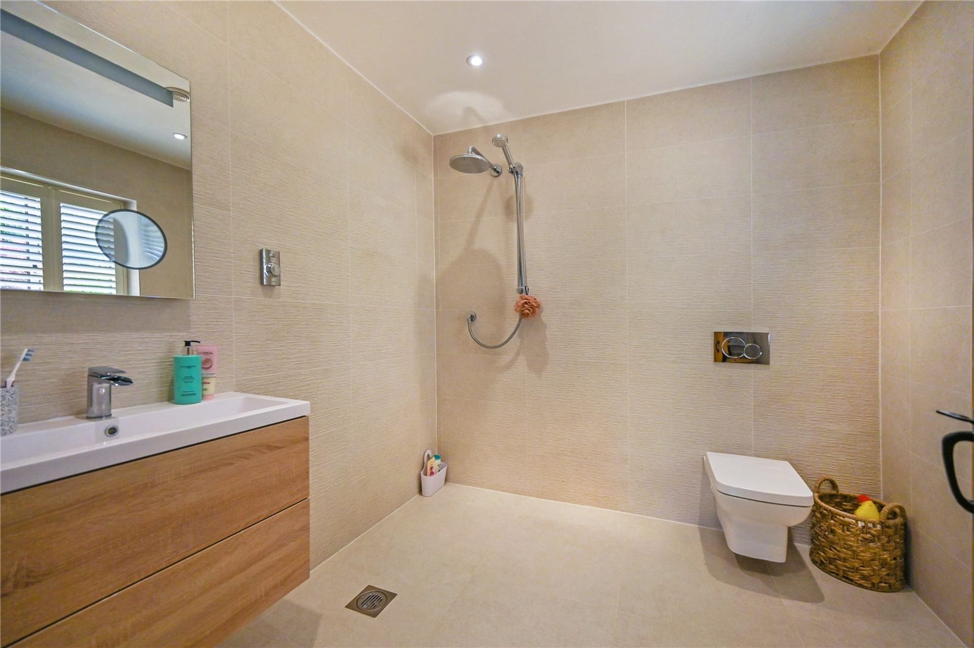 4 Bedroom House For Sale in Painters Forstal ME13 Hobbs Parker Estate