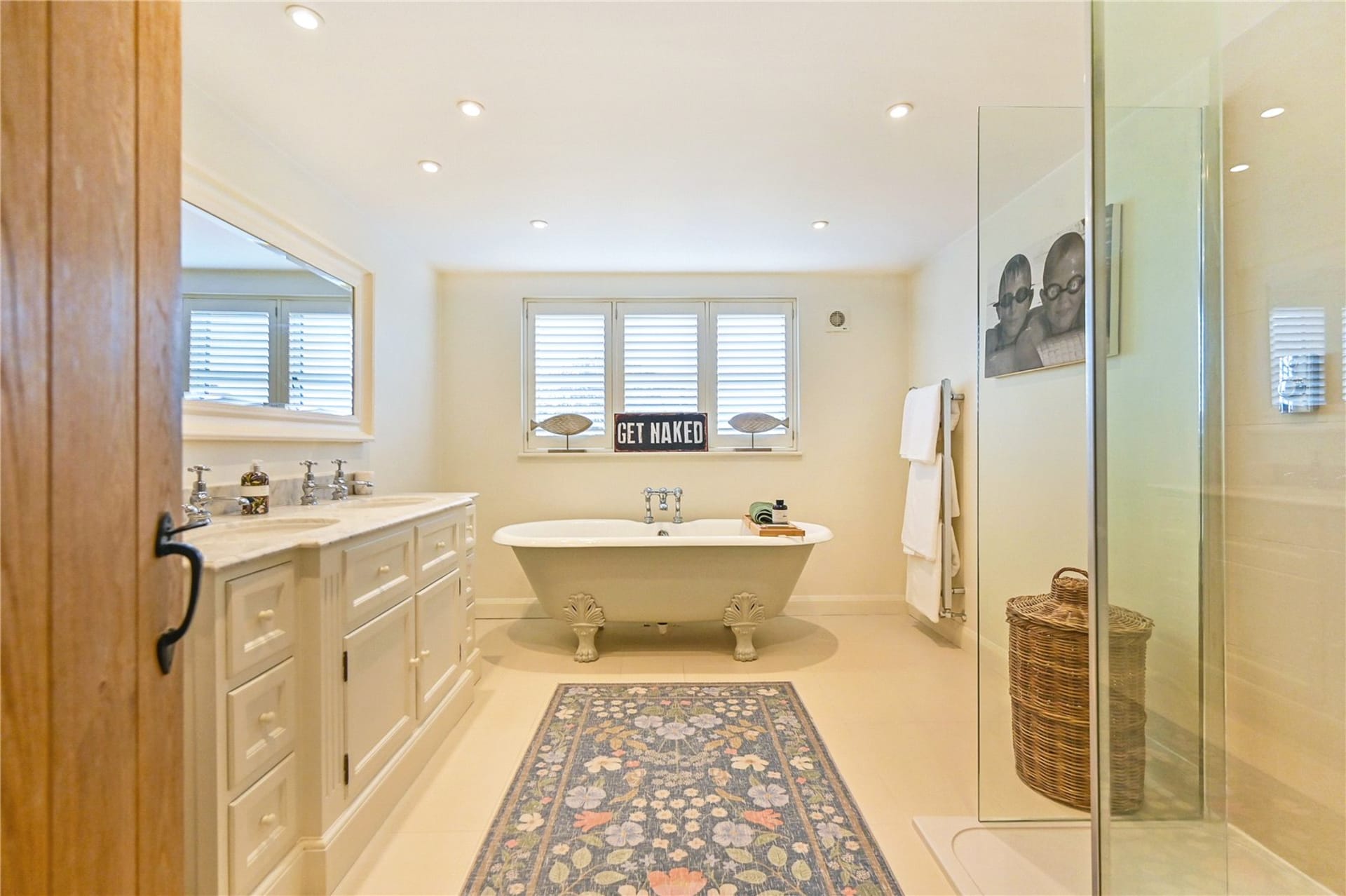 4 Bedroom House For Sale in Painters Forstal ME13 Hobbs Parker Estate