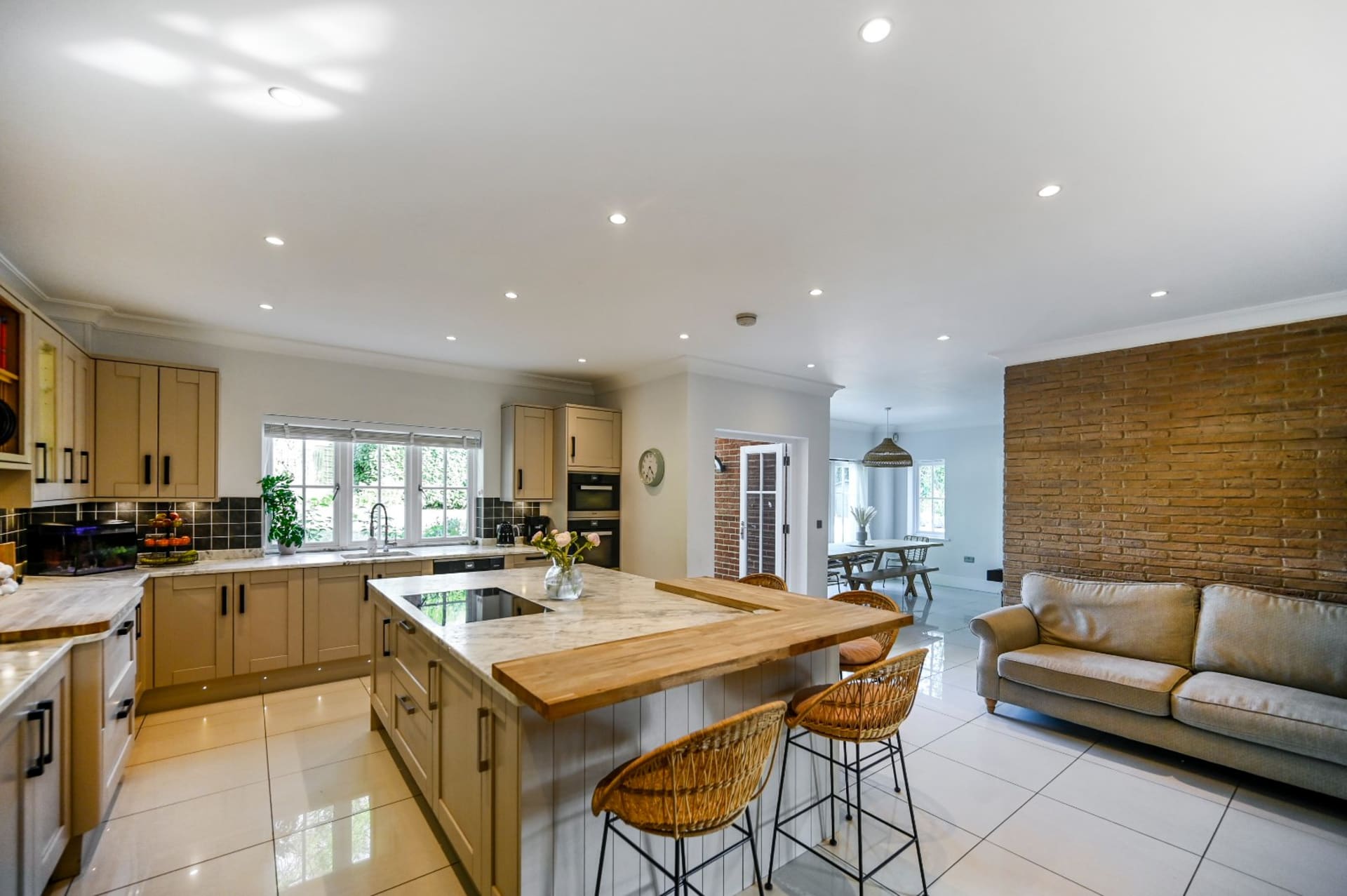 Mersham — £995,000