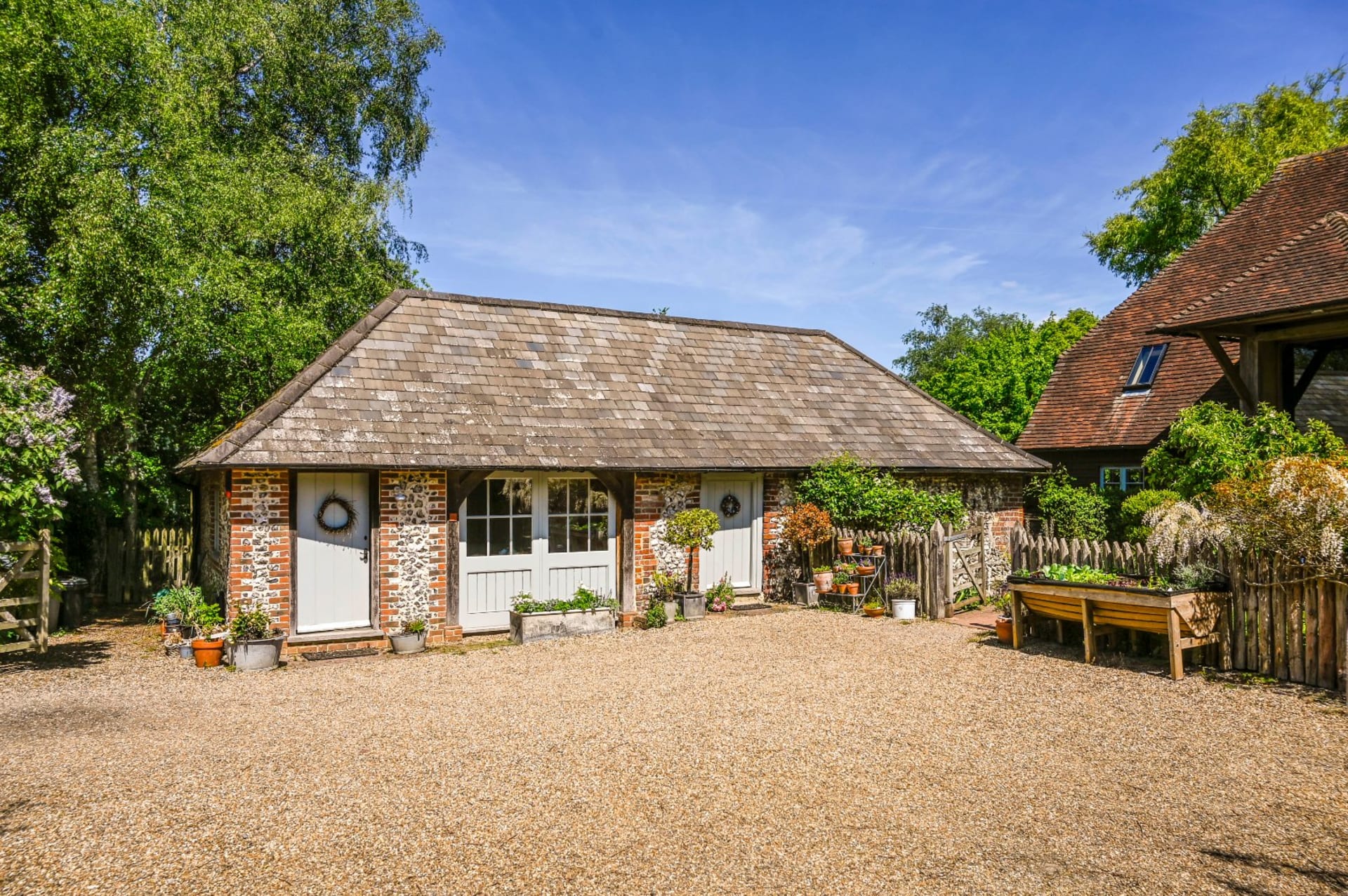 Charing — £1,250,000