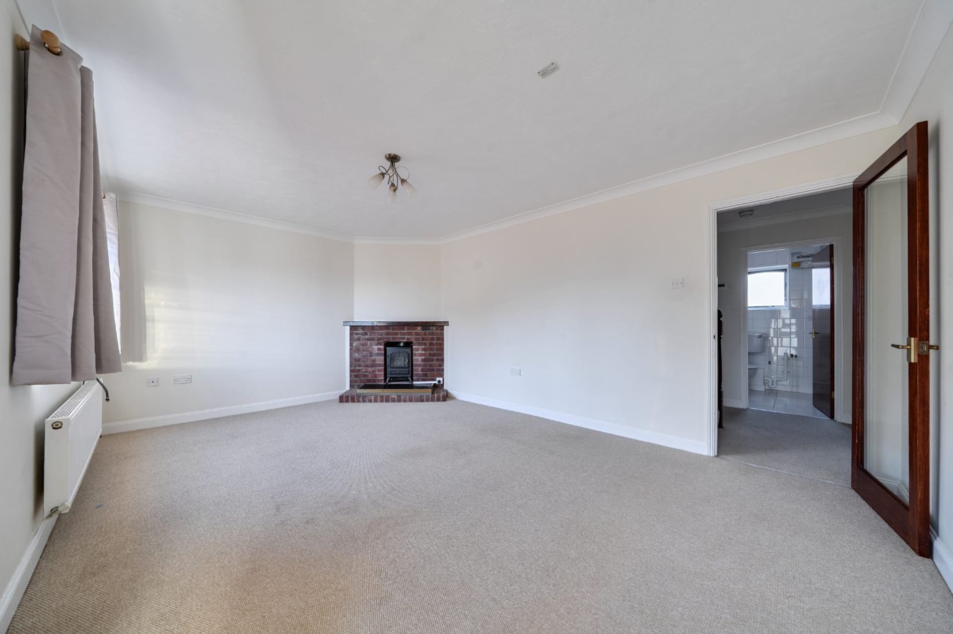New Romney — £1,350pcm