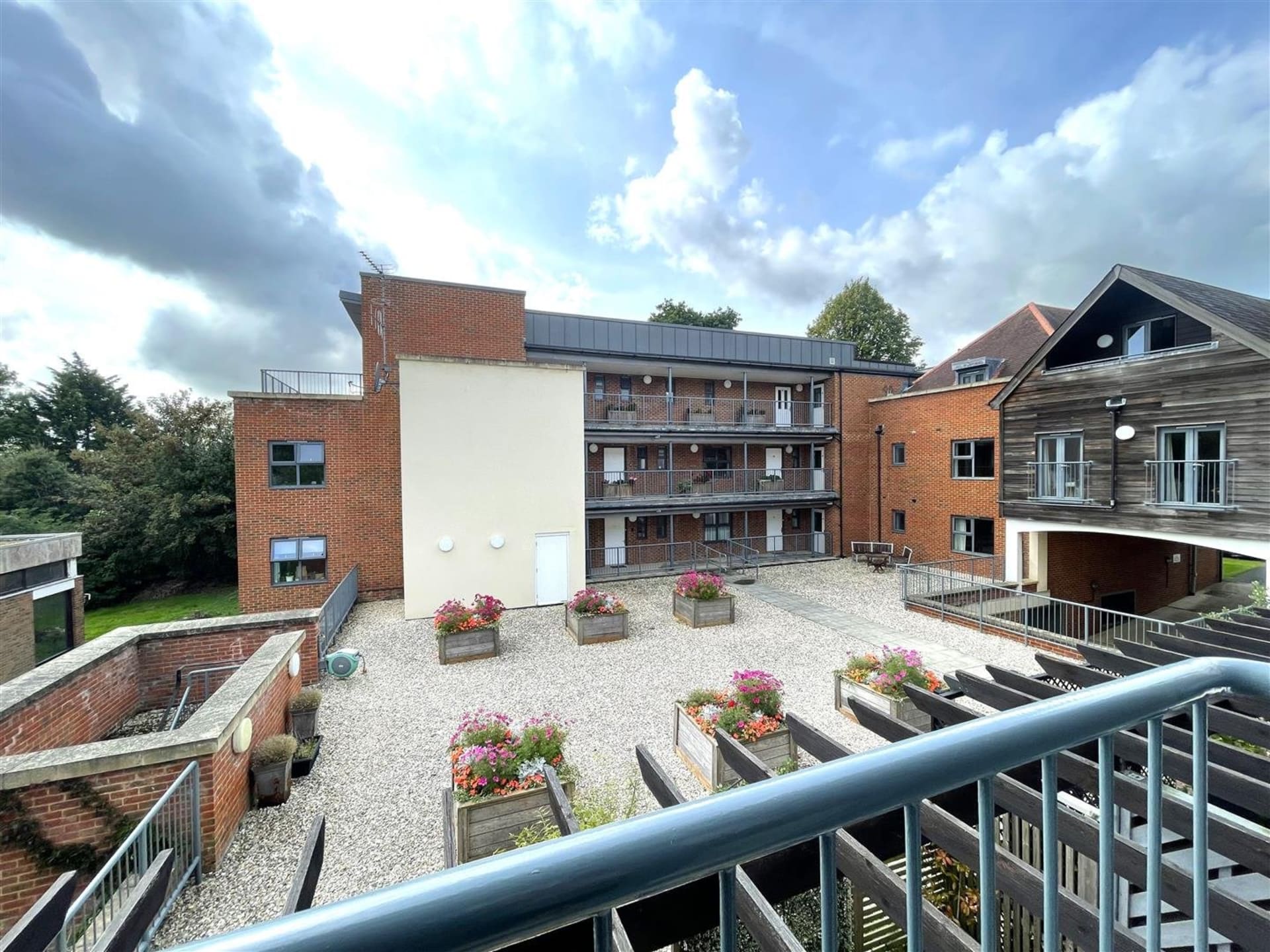 Tenterden — £1,495pcm