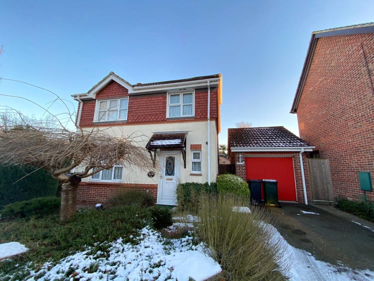 3 Bedroom House To Let in Kingsnorth TN23 Hobbs Parker Estate Agents