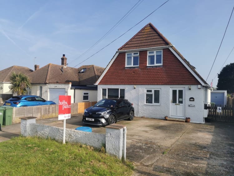 5 Bedroom House For Sale in Greatstone TN28 Hobbs Parker Estate Agents