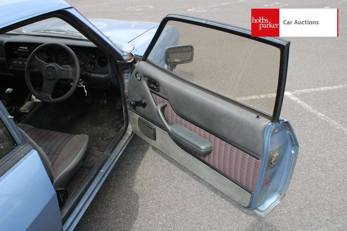 FORD CAPRI LASER image 16