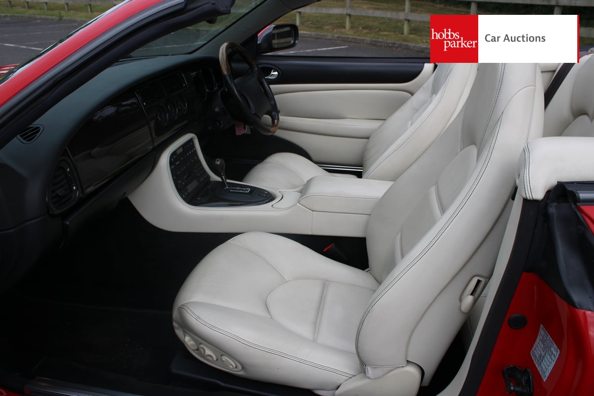 JAGUAR XKR 4.0 CONVERTIBLE AUTO image 18