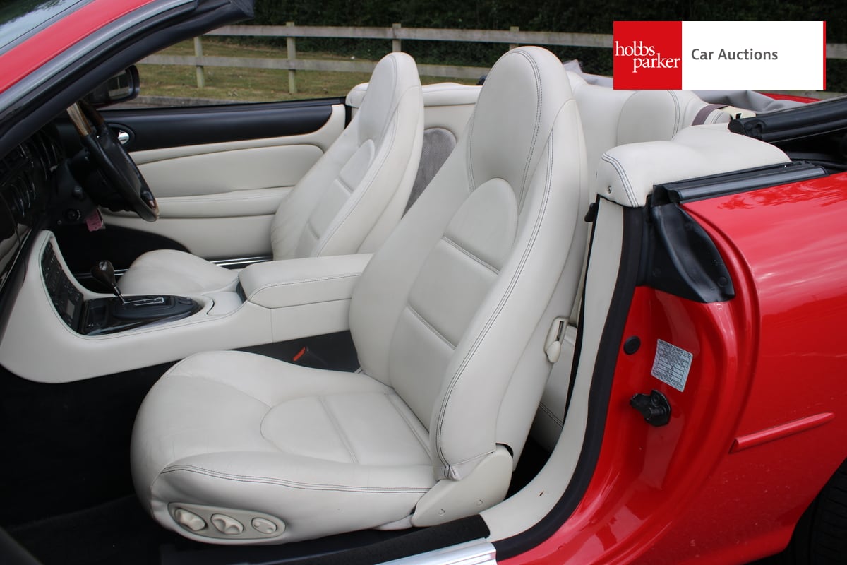 JAGUAR XKR 4.0 CONVERTIBLE AUTO image 19