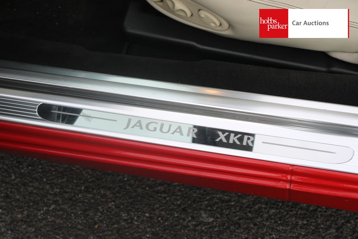 JAGUAR XKR 4.0 CONVERTIBLE AUTO image 21