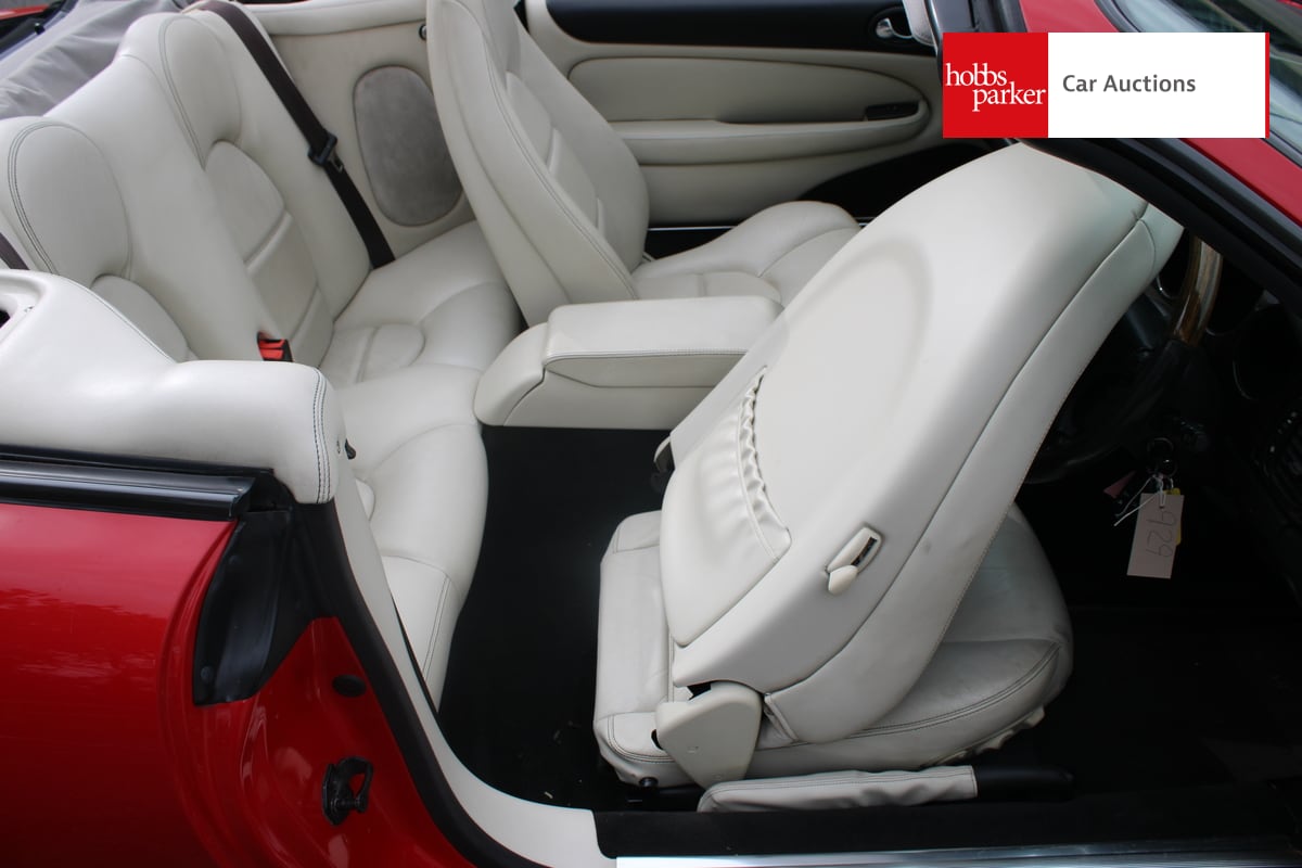 JAGUAR XKR 4.0 CONVERTIBLE AUTO image 31