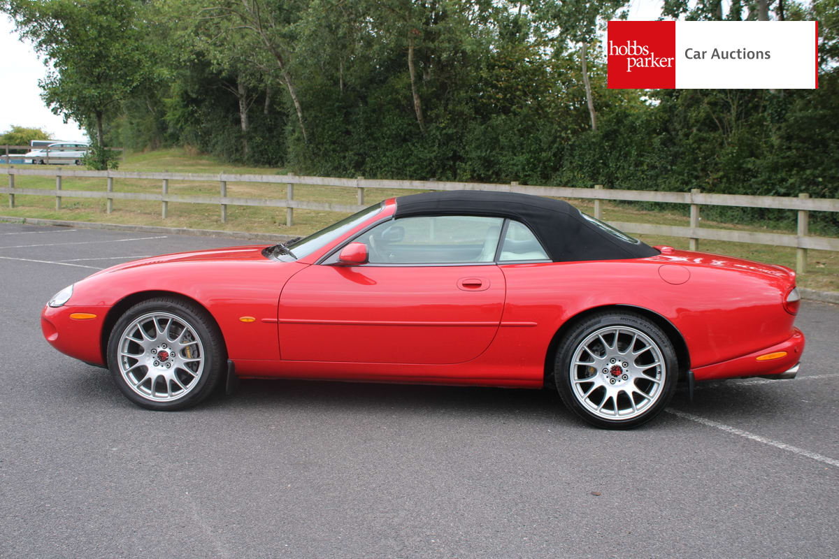 JAGUAR XKR 4.0 CONVERTIBLE AUTO image 48