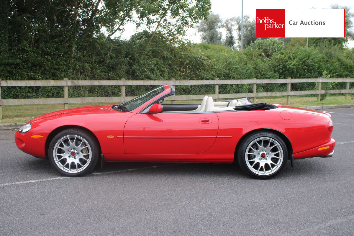JAGUAR XKR 4.0 CONVERTIBLE AUTO image 7