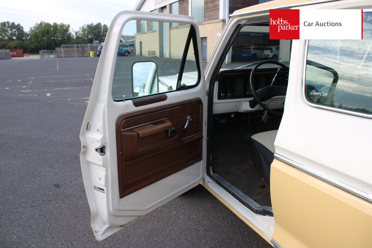 FORD F250 Supercab 6 seater image 20