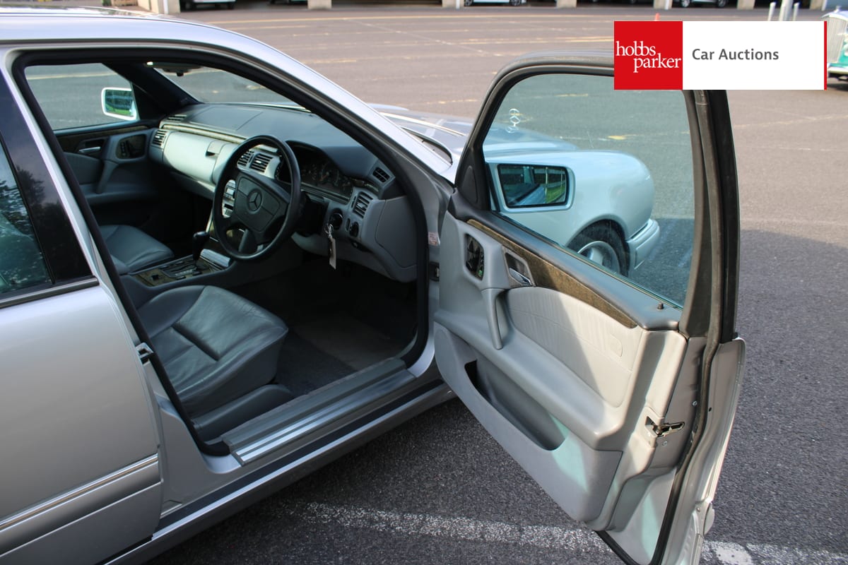 MERCEDES E36 AMG W210 AUTO image 19